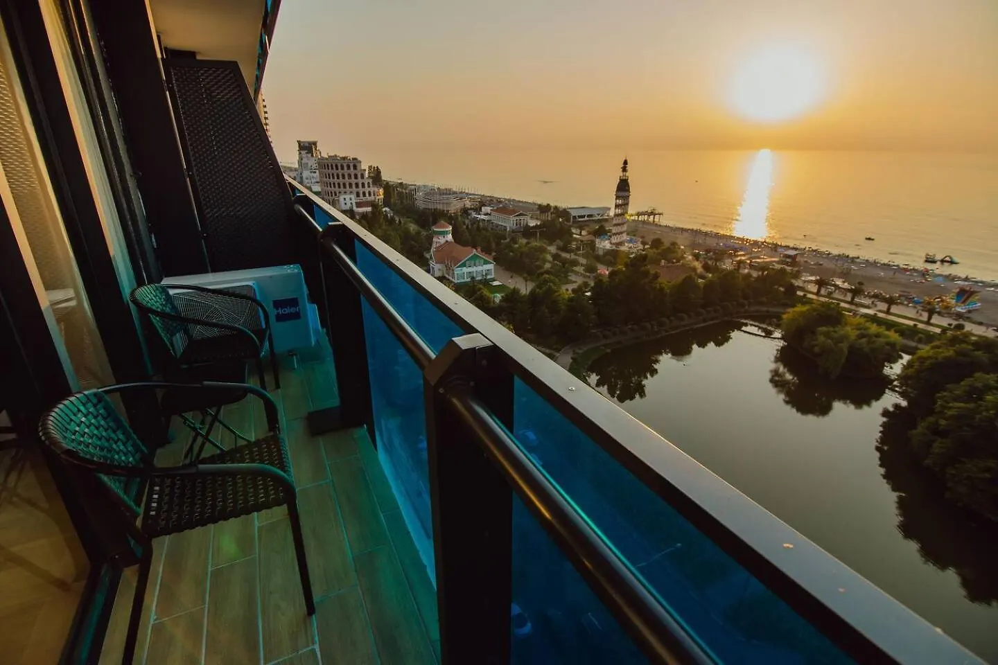 Luxury Orbi City Sea View Aparthotel Batumi 0*,